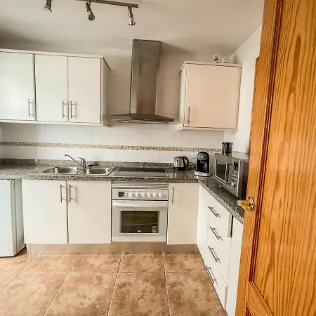 Charming Townhouse With Sea Views & Pool In Altea קלפה