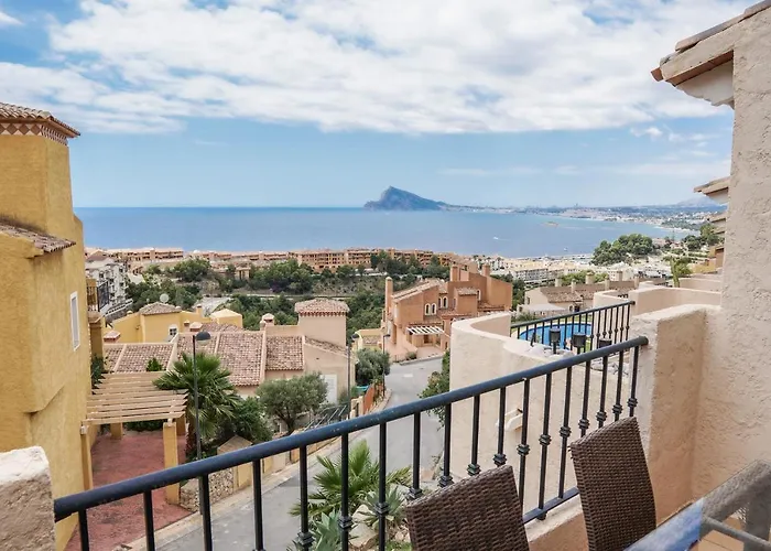 Сasa de vacaciones Charming Townhouse With Sea Views & Pool In Altea *